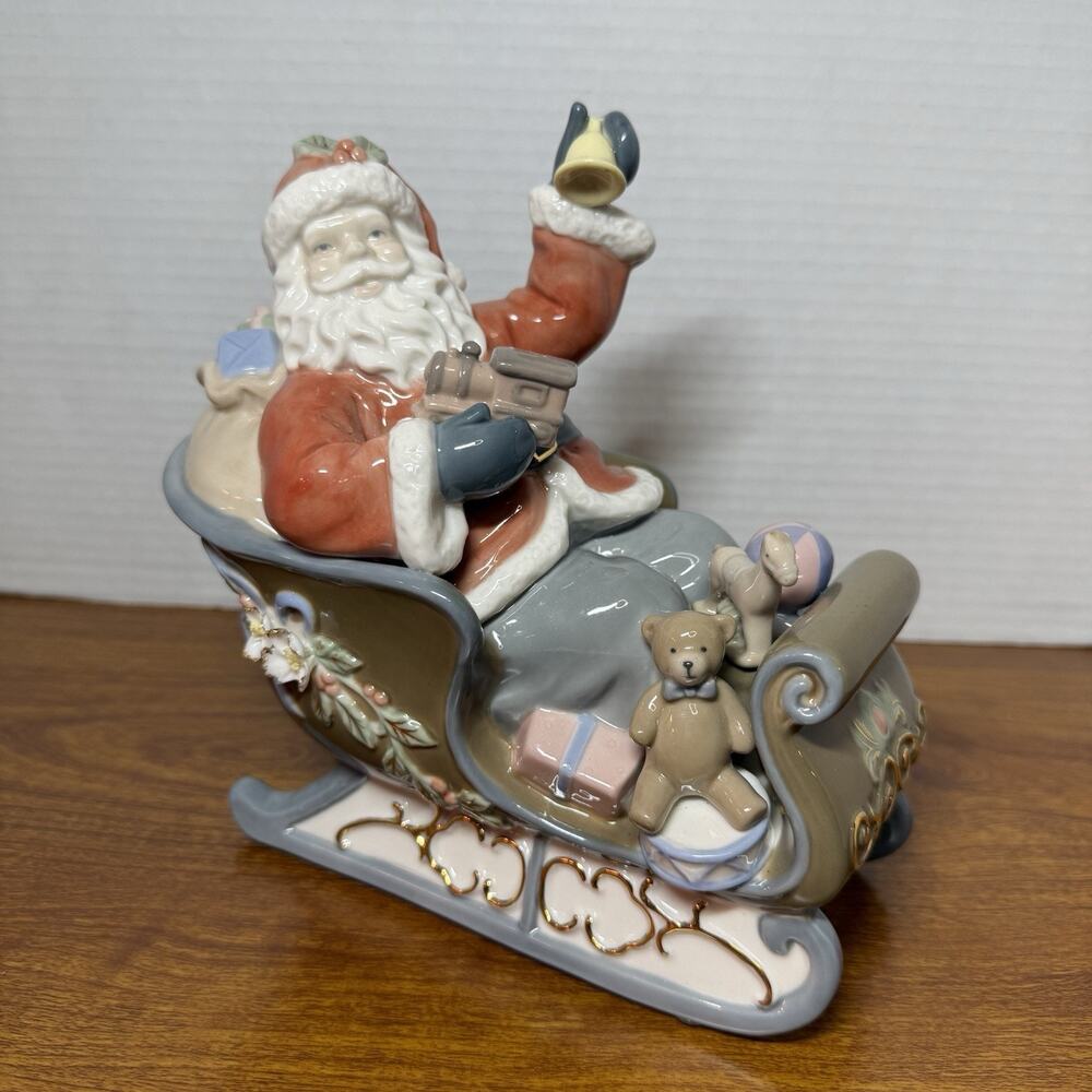 Santa's Sleigh Suberto Music Box Collection By Cosmos Gifts